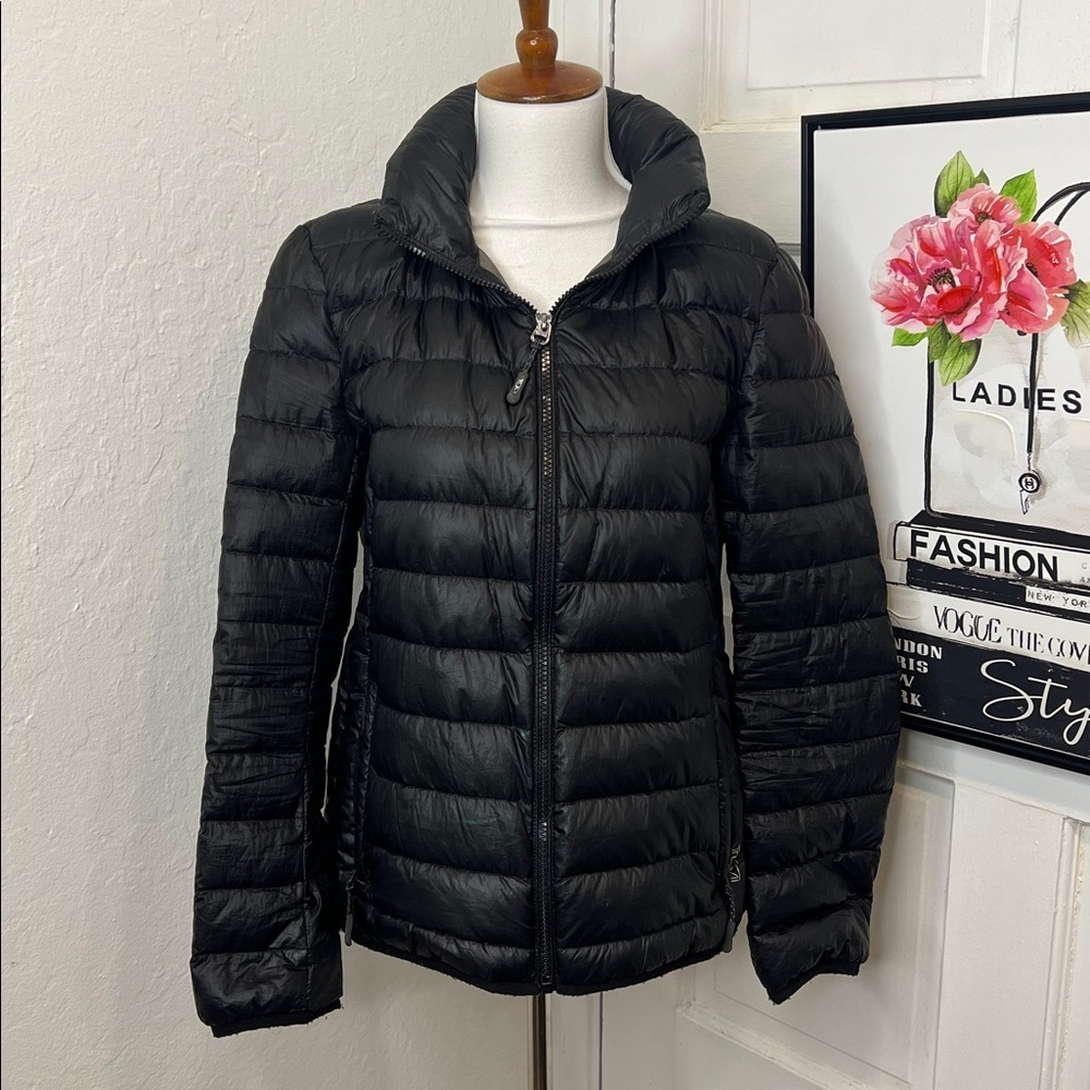 TUMI Pax Black Neck Pillow Puffer Jacket Size M - Picture 2 of 14